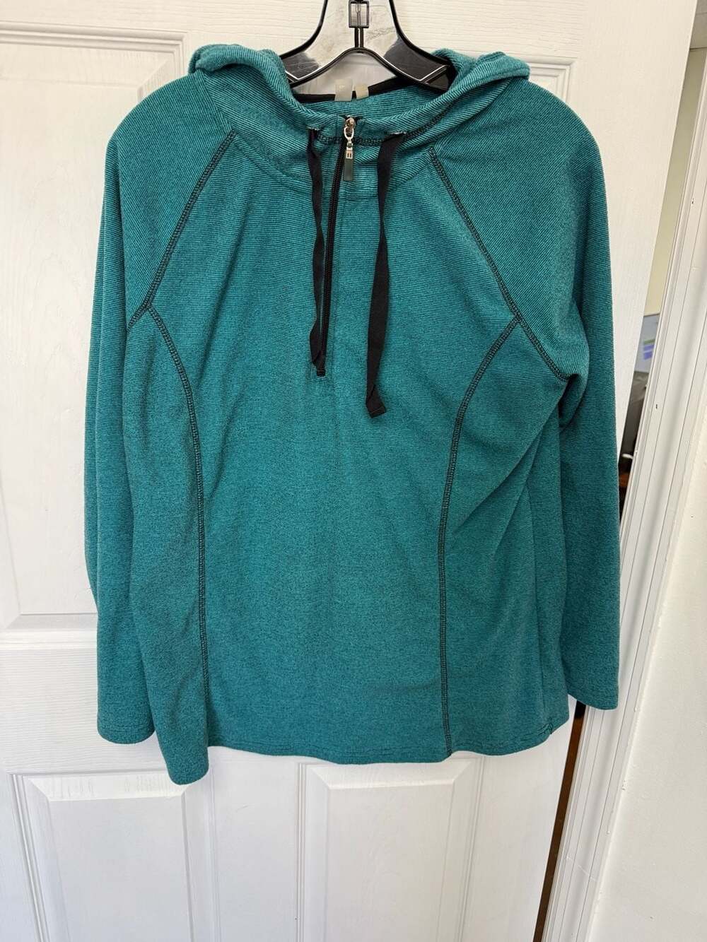Silver Wear Teal Green Knit Hooded Sweatshirt with Black Contrast Stitching Size
